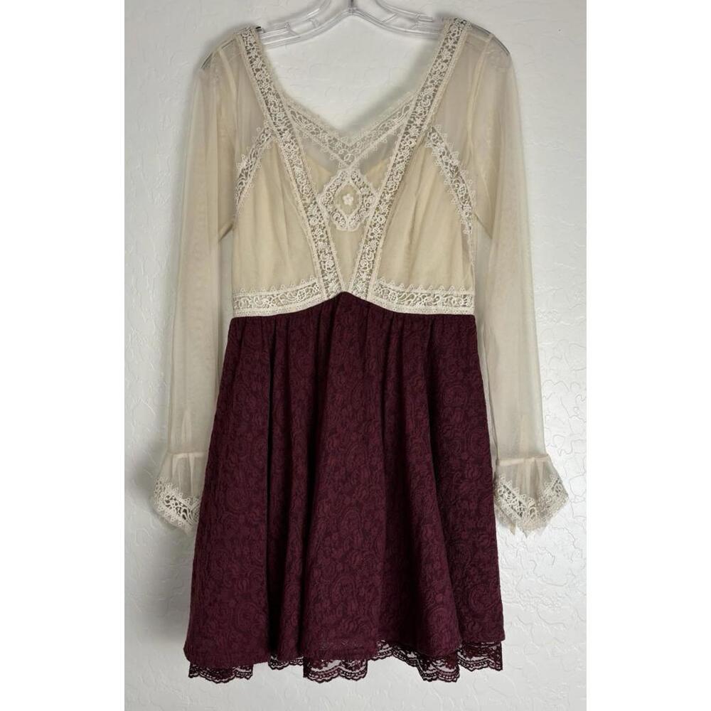Lace Bodice Long Sleeve Skater Dress in Cream and Burgundy